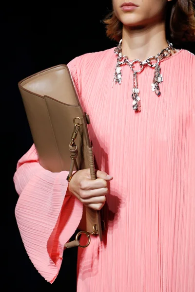 Look 101